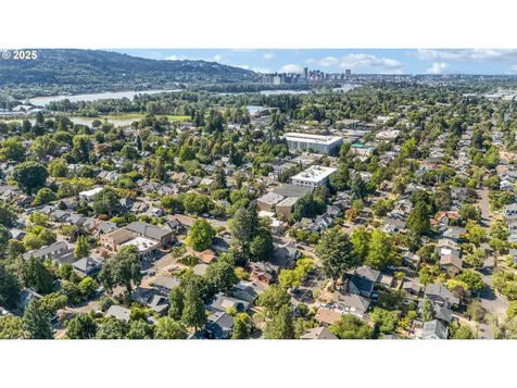 1735 SE Lambert Street Portland OR 97202