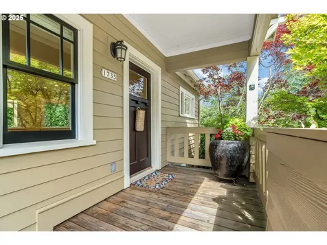 1735 SE Lambert Street Portland OR 97202