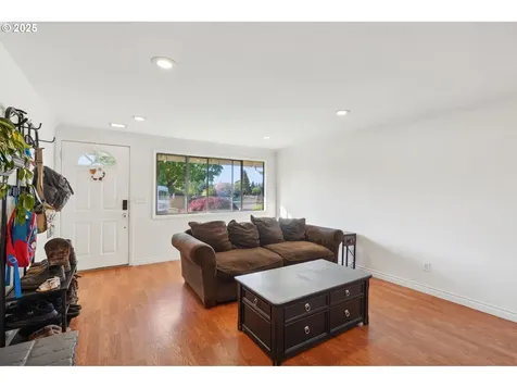 19500 SE Ash Street Portland OR 97233