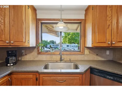 19500 SE Ash Street Portland OR 97233