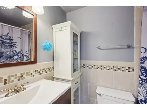 19500 SE Ash Street Portland OR 97233