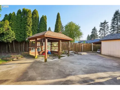 19500 SE Ash Street Portland OR 97233