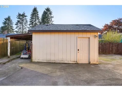 19500 SE Ash Street Portland OR 97233