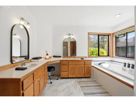 661 K Street Washougal WA 98671