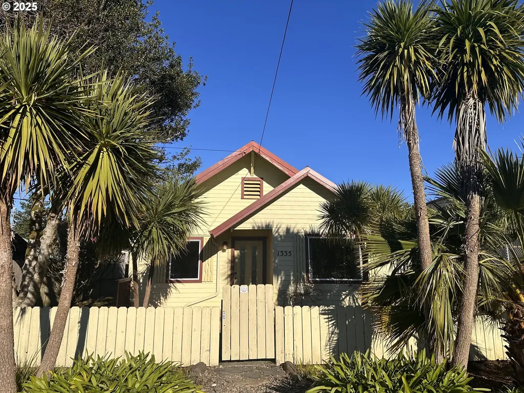 1335 7th Street Florence OR 97439