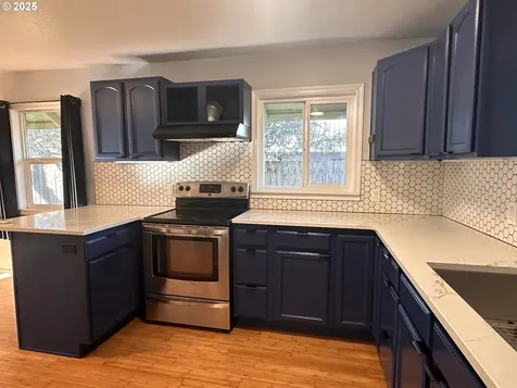 1335 7th Street Florence OR 97439