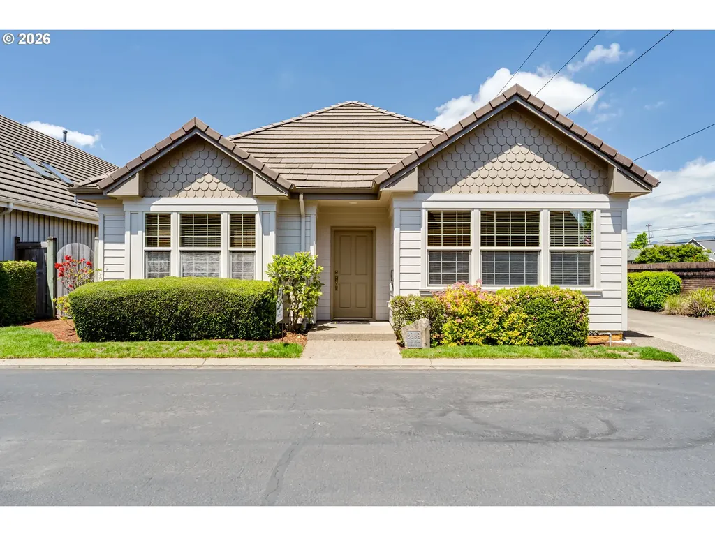 2099 Lake Shore Drive Eugene OR 97408