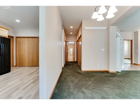 2099 Lake Shore Drive Eugene OR 97408