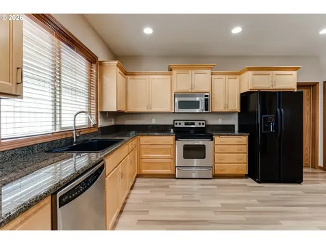 2099 Lake Shore Drive Eugene OR 97408