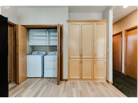 2099 Lake Shore Drive Eugene OR 97408