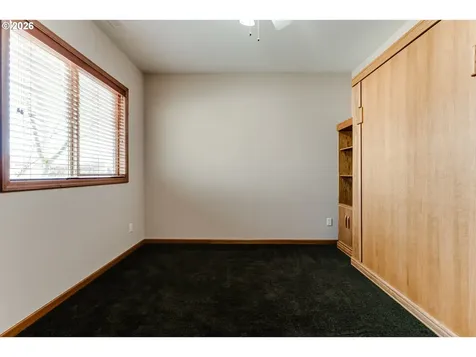 2099 Lake Shore Drive Eugene OR 97408