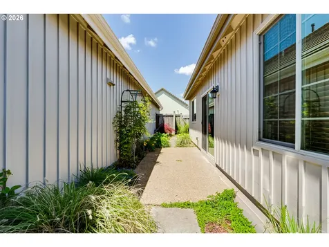 2099 Lake Shore Drive Eugene OR 97408