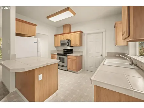 6209 NE Dereck Lane Hillsboro OR 97124