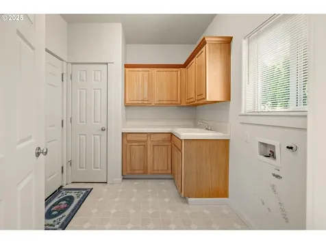 6209 NE Dereck Lane Hillsboro OR 97124