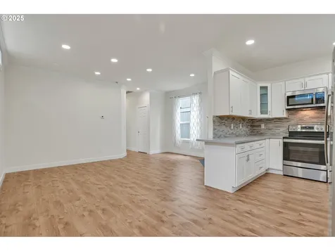 5717 NW 174th Avenue Portland OR 97229