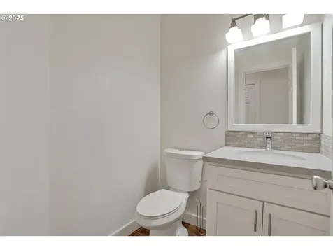 5717 NW 174th Avenue Portland OR 97229