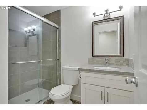 5717 NW 174th Avenue Portland OR 97229