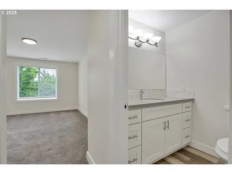 5717 NW 174th Avenue Portland OR 97229