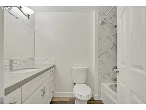 5717 NW 174th Avenue Portland OR 97229