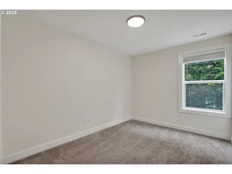 5717 NW 174th Avenue Portland OR 97229