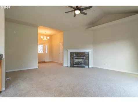 1737 NE Shale Court Roseburg OR 97470