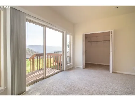 1737 NE Shale Court Roseburg OR 97470