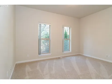 1737 NE Shale Court Roseburg OR 97470
