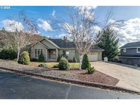 1737 NE Shale Court Roseburg OR 97470