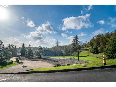 1737 NE Shale Court Roseburg OR 97470