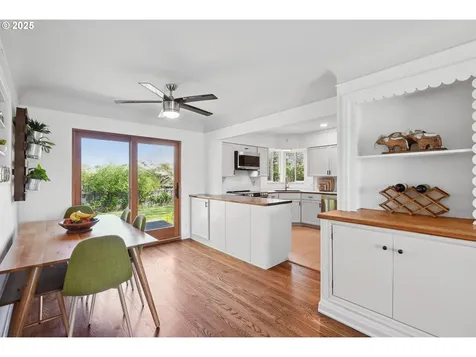 4125 NE Ainsworth Street Portland OR 97211