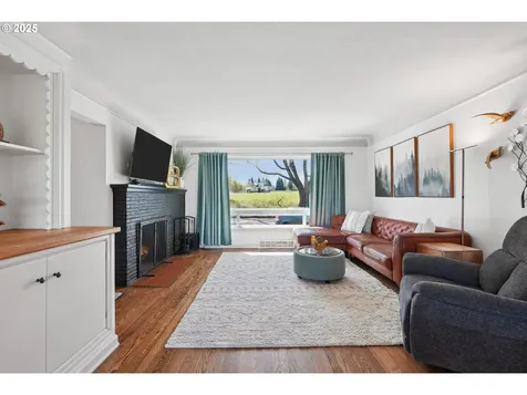 4125 NE Ainsworth Street Portland OR 97211