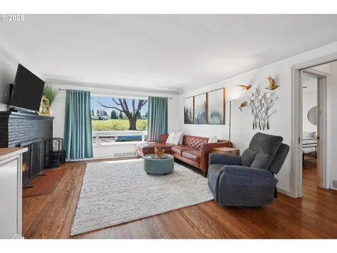 4125 NE Ainsworth Street Portland OR 97211