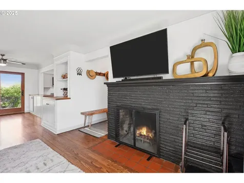 4125 NE Ainsworth Street Portland OR 97211
