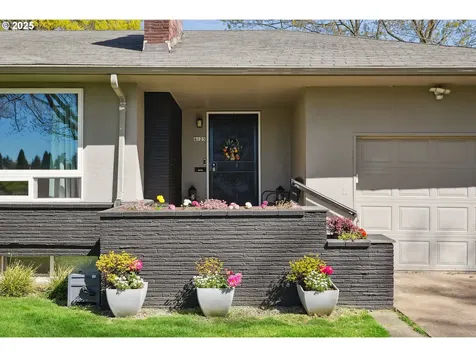 4125 NE Ainsworth Street Portland OR 97211