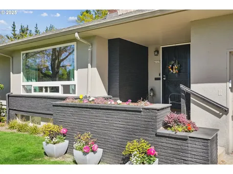 4125 NE Ainsworth Street Portland OR 97211