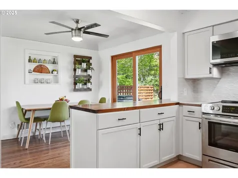 4125 NE Ainsworth Street Portland OR 97211