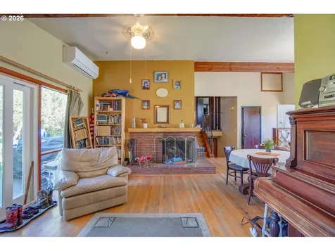 13639 SE Clay Street Portland OR 97233