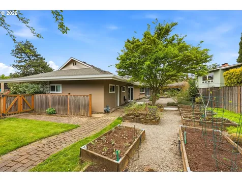 3435 SE Raymond Street Portland OR 97202