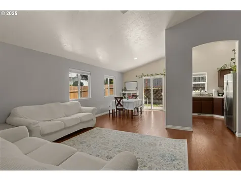 19026 Barrington Avenue Sandy OR 97055