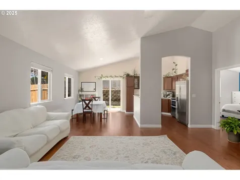19026 Barrington Avenue Sandy OR 97055