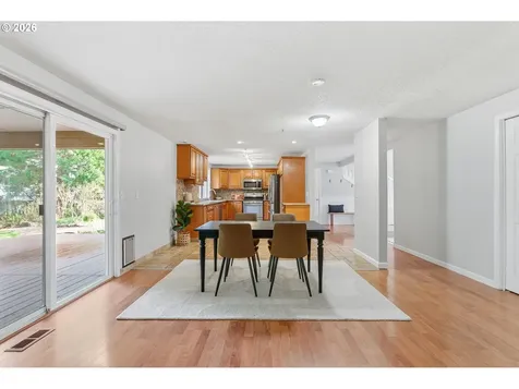 5585 NW Peregrine Place Portland OR 97229