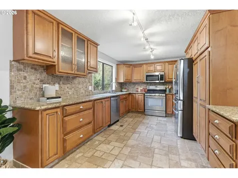 5585 NW Peregrine Place Portland OR 97229