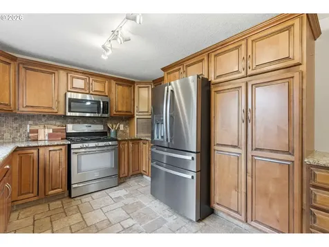 5585 NW Peregrine Place Portland OR 97229