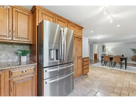5585 NW Peregrine Place Portland OR 97229