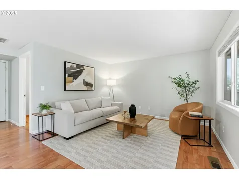 5585 NW Peregrine Place Portland OR 97229