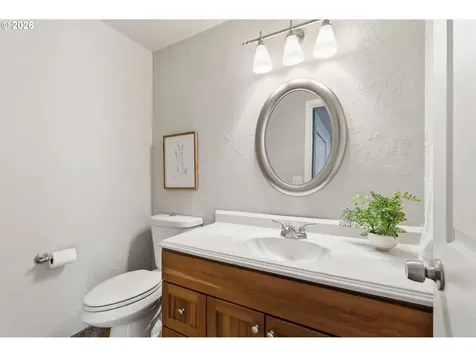 5585 NW Peregrine Place Portland OR 97229
