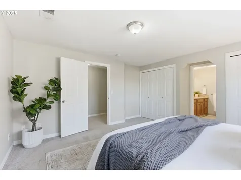 5585 NW Peregrine Place Portland OR 97229