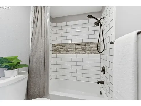 5585 NW Peregrine Place Portland OR 97229