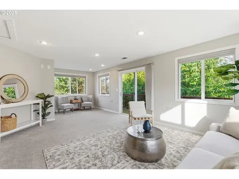 5585 NW Peregrine Place Portland OR 97229
