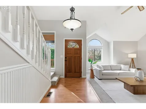 5585 NW Peregrine Place Portland OR 97229